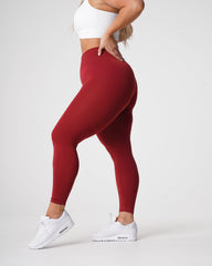 Carmine Solid Seamless Leggings Carmine | NVGTN For Sale