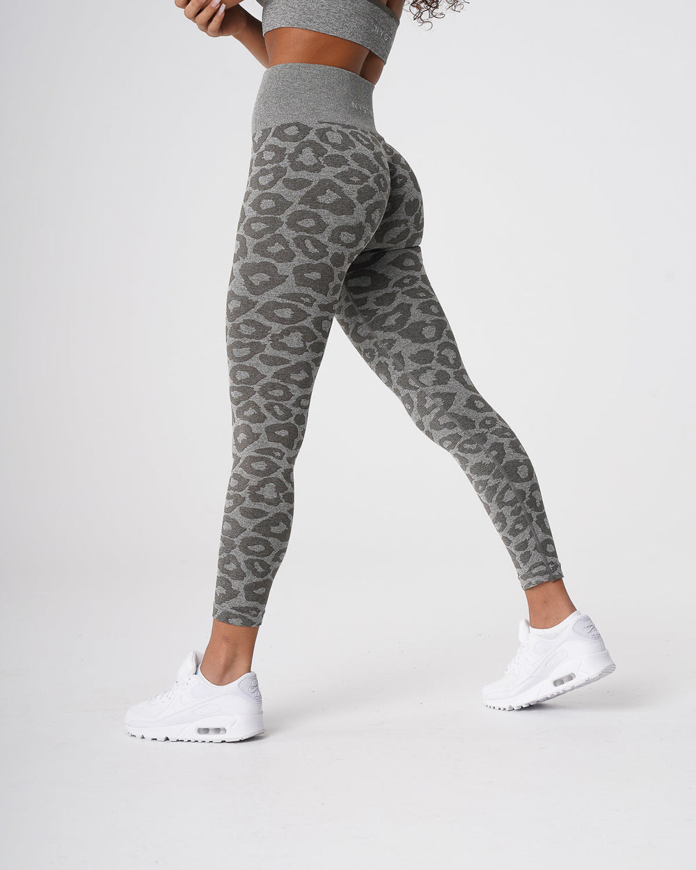 Khaki Green Leopard Seamless Leggings Khaki Green | NVGTN Sale