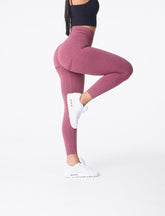 Maroon Curve Seamless Leggings Maroon | NVGTN Outlet