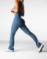 River Effortless Flare Leggings River | NVGTN Online Shop