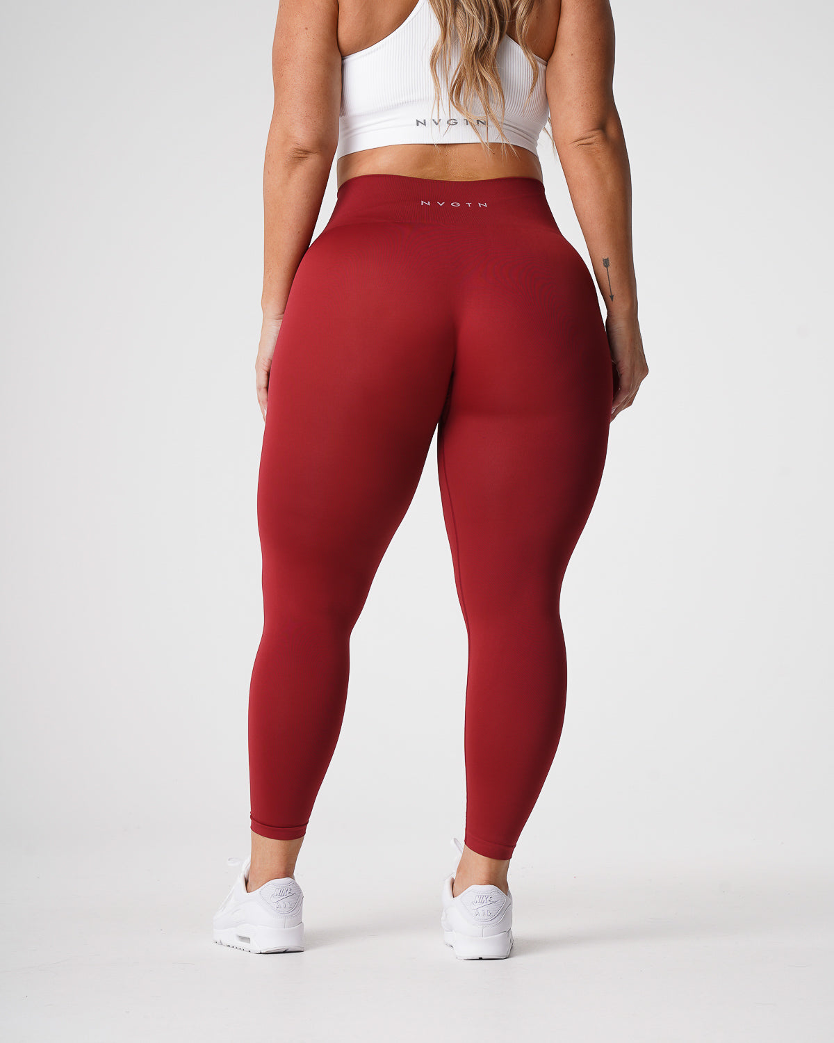 Carmine Solid Seamless Leggings Carmine | NVGTN For Sale