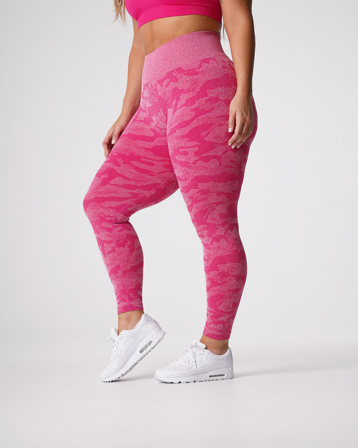 Fuchsia Camo Seamless Leggings Fuchsia | NVGTN New