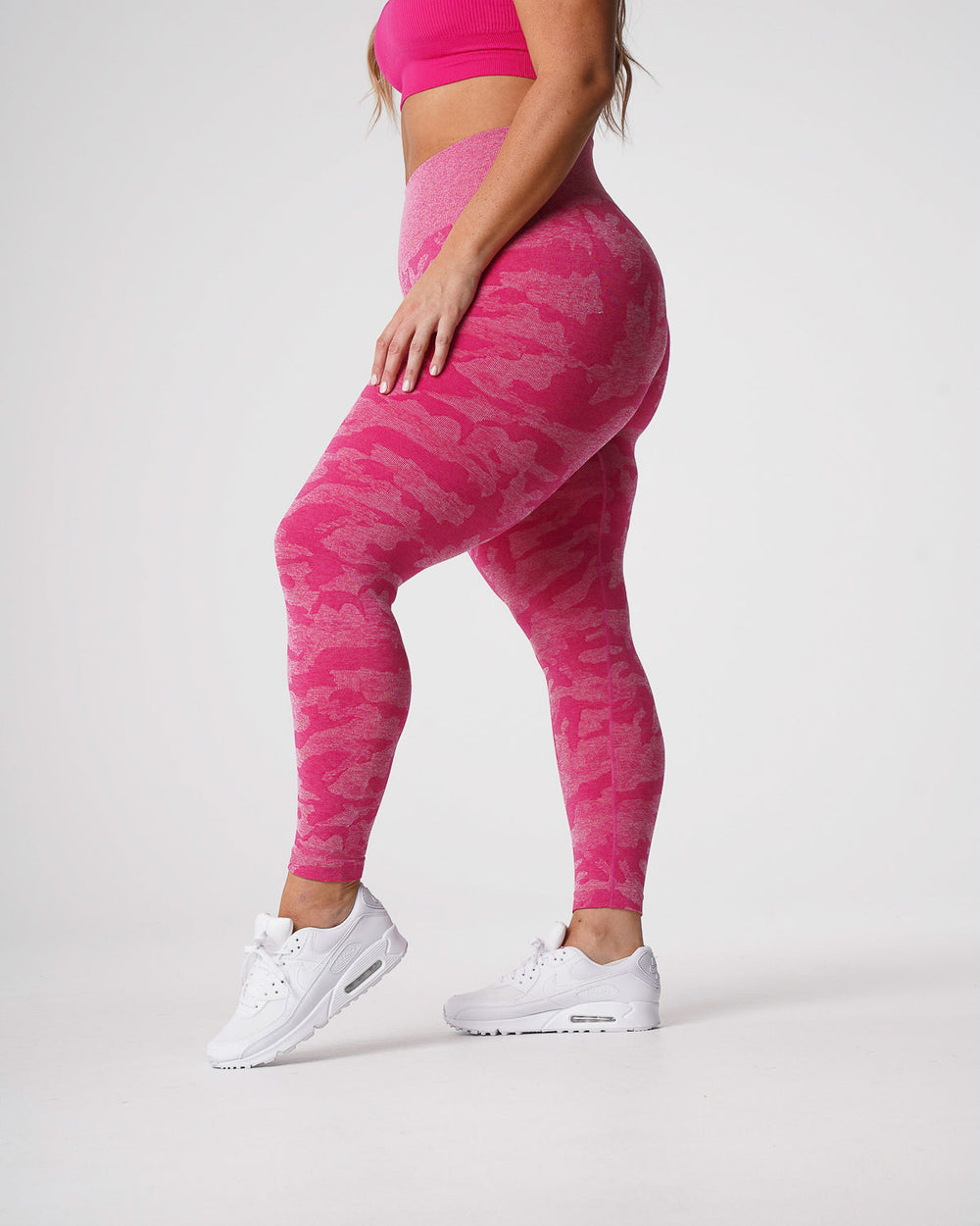 Fuchsia Camo Seamless Leggings Fuchsia | NVGTN New