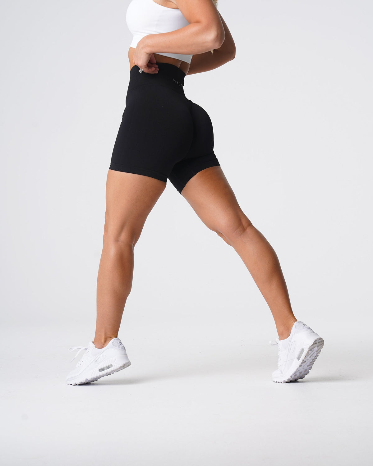 Black Solid Seamless Shorts Black | NVGTN New