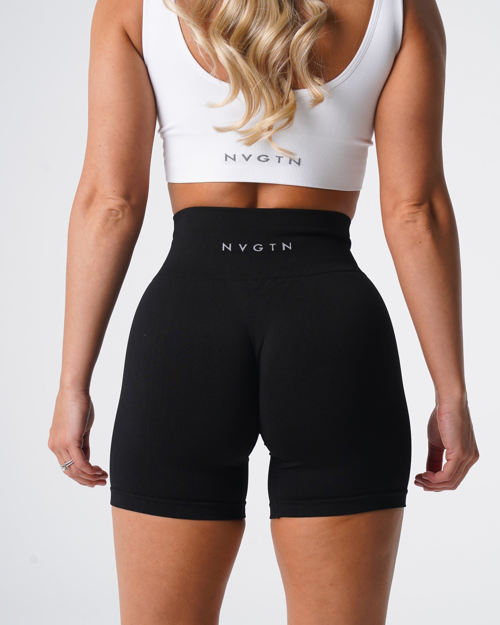 Black Solid Seamless Shorts Black | NVGTN New