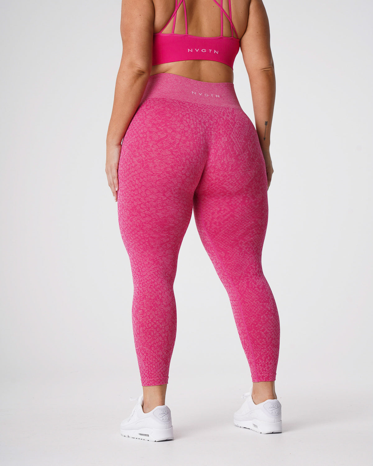 Fuchsia Snakeskin Seamless Leggings Fuchsia | NVGTN Online