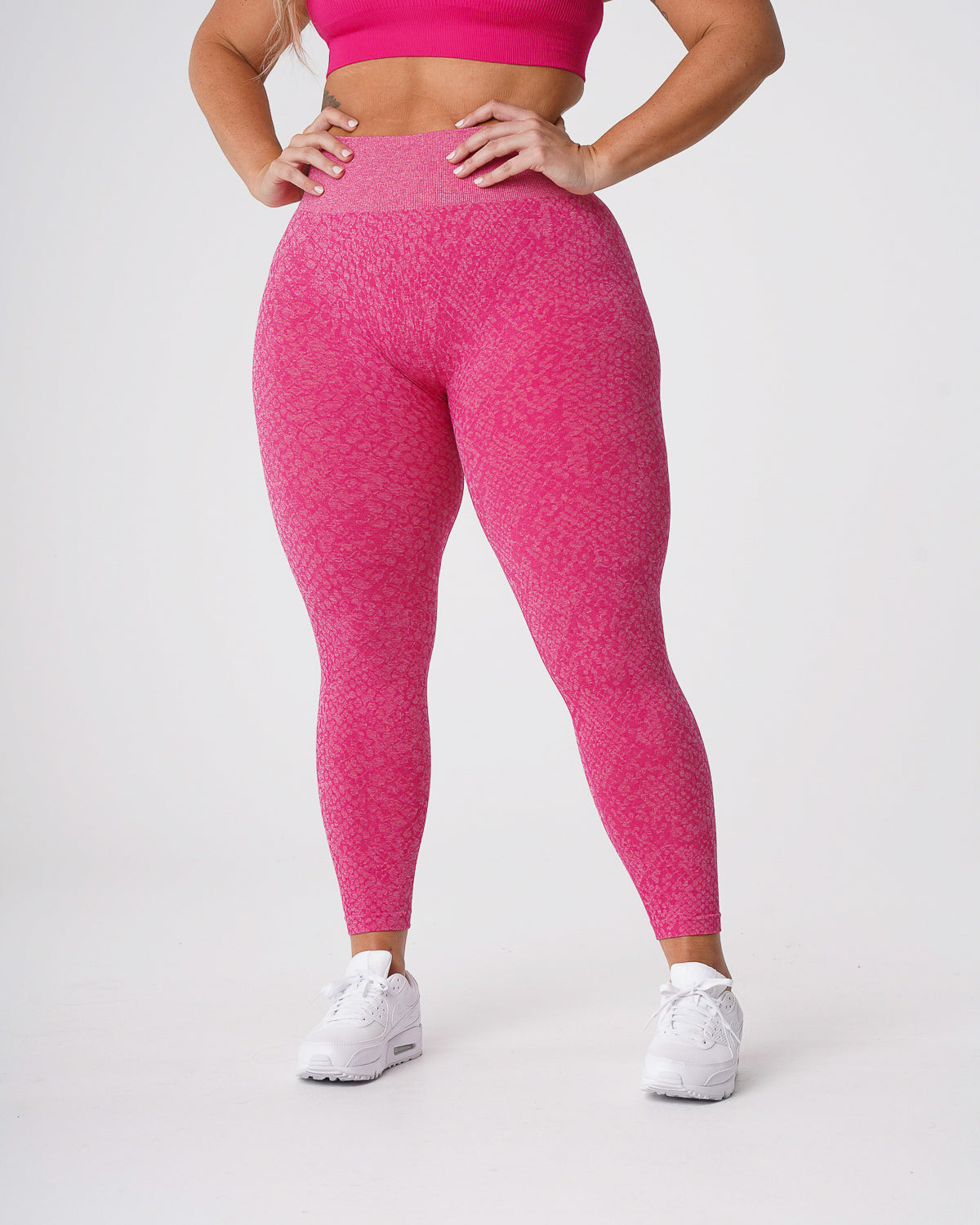 Fuchsia Snakeskin Seamless Leggings Fuchsia | NVGTN Online
