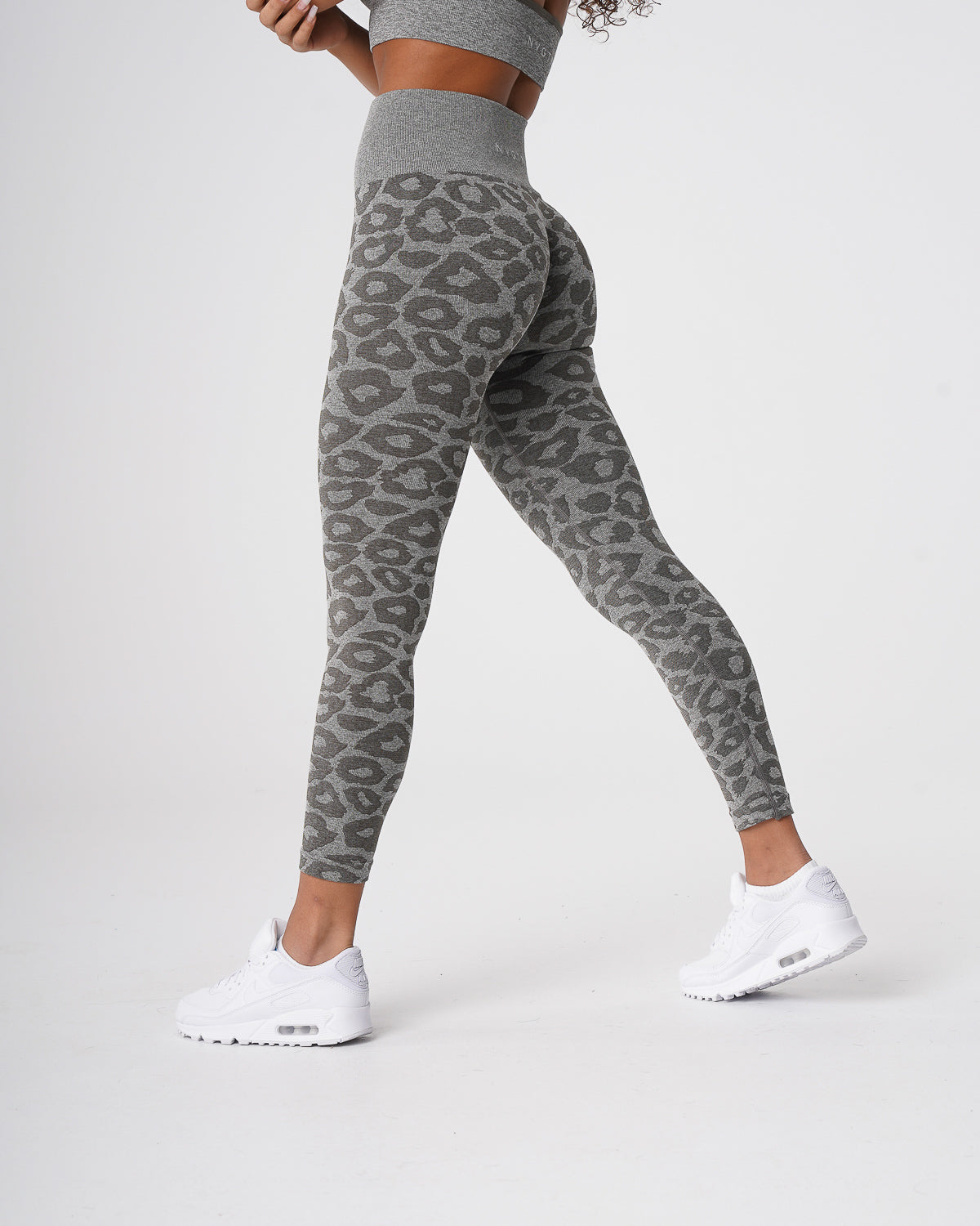 Khaki Green Leopard Seamless Leggings Khaki Green | NVGTN Sale