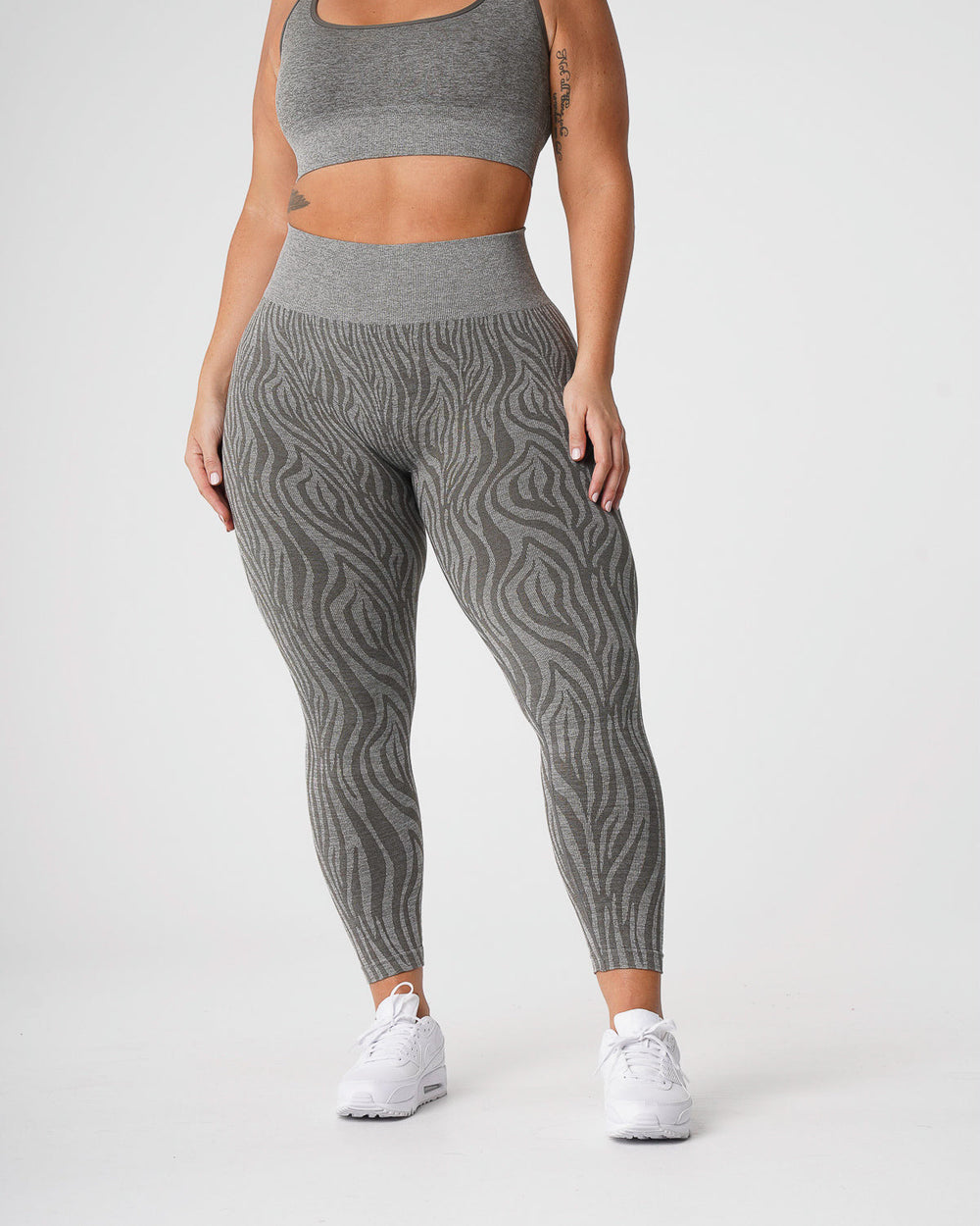 Khaki Green Zebra Seamless Leggings Khaki Green | NVGTN US