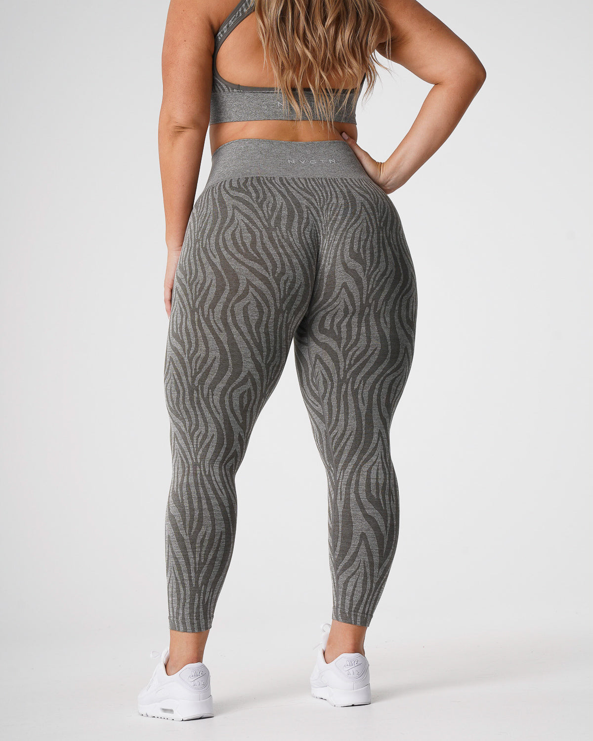Khaki Green Zebra Seamless Leggings Khaki Green | NVGTN US