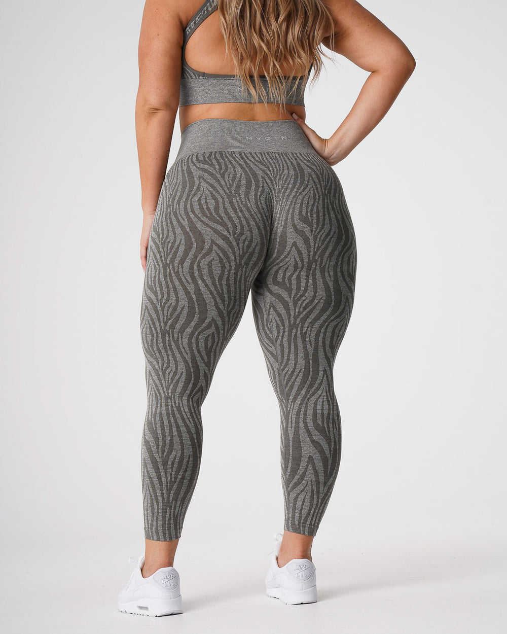 Khaki Green Zebra Seamless Leggings Khaki Green | NVGTN US
