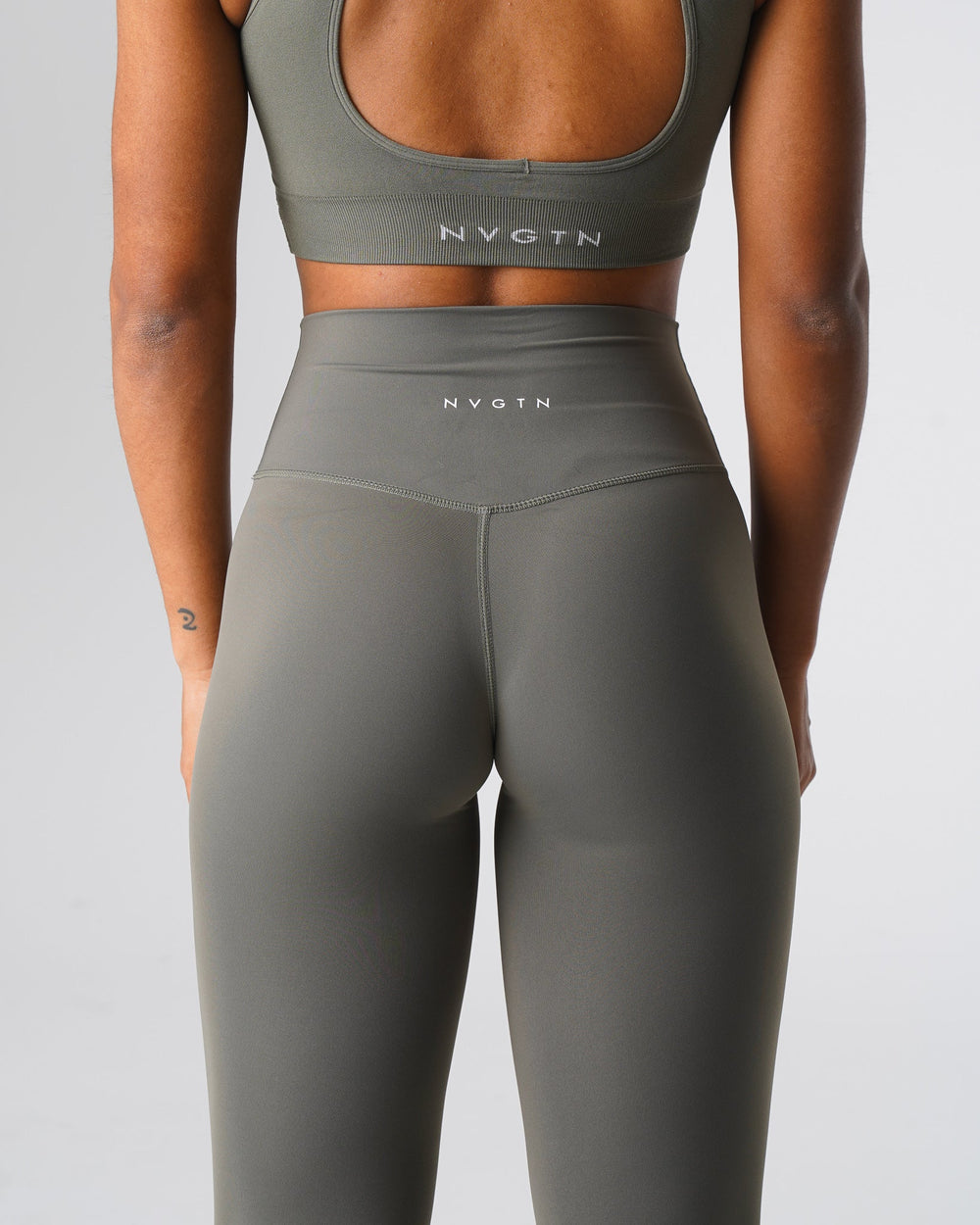 Khaki Green Signature 2.0 Leggings Khaki Green | NVGTN Online Shop