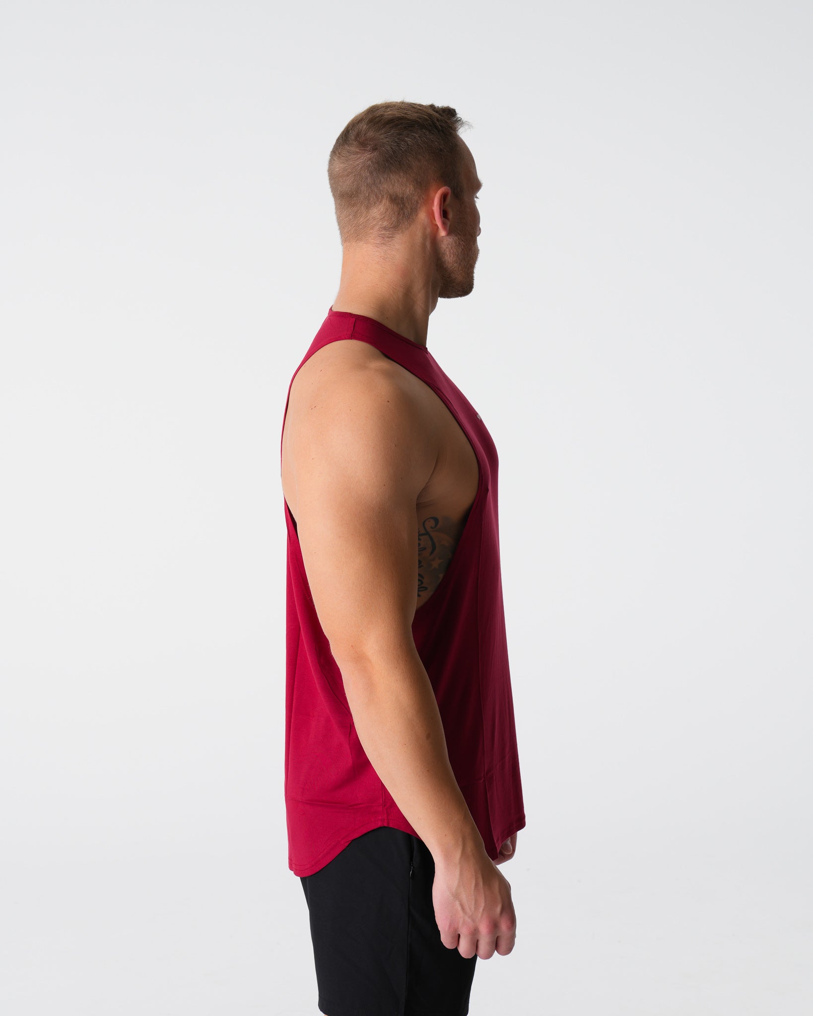Crimson Tech Edge Tank Crimson | NVGTN Outlet