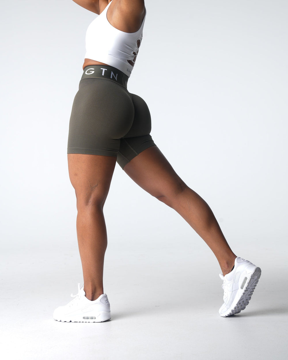 Olive Sport Seamless Shorts Olive | NVGTN Online Shop