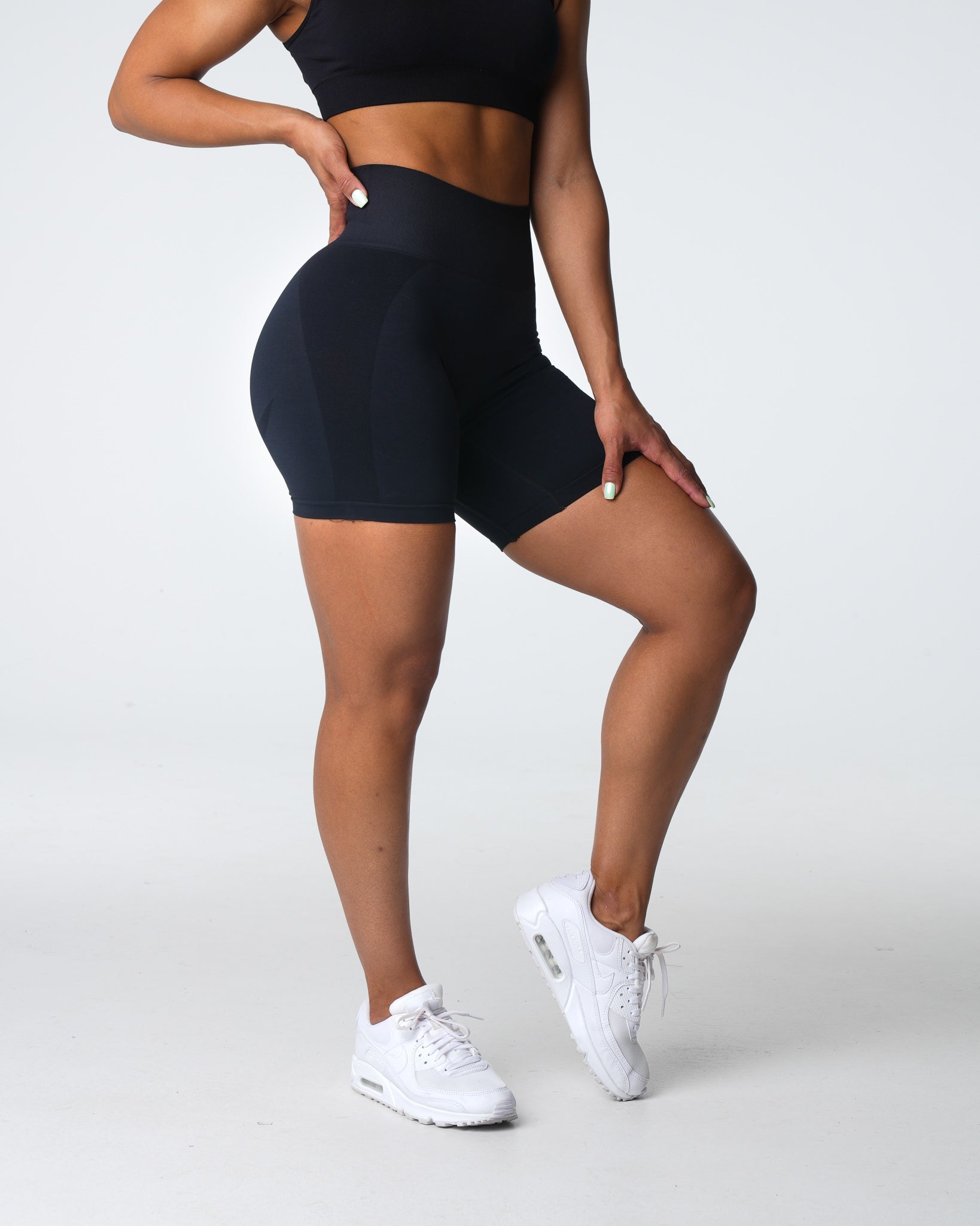Black Contour 2.0 Seamless Shorts Black | NVGTN Discount