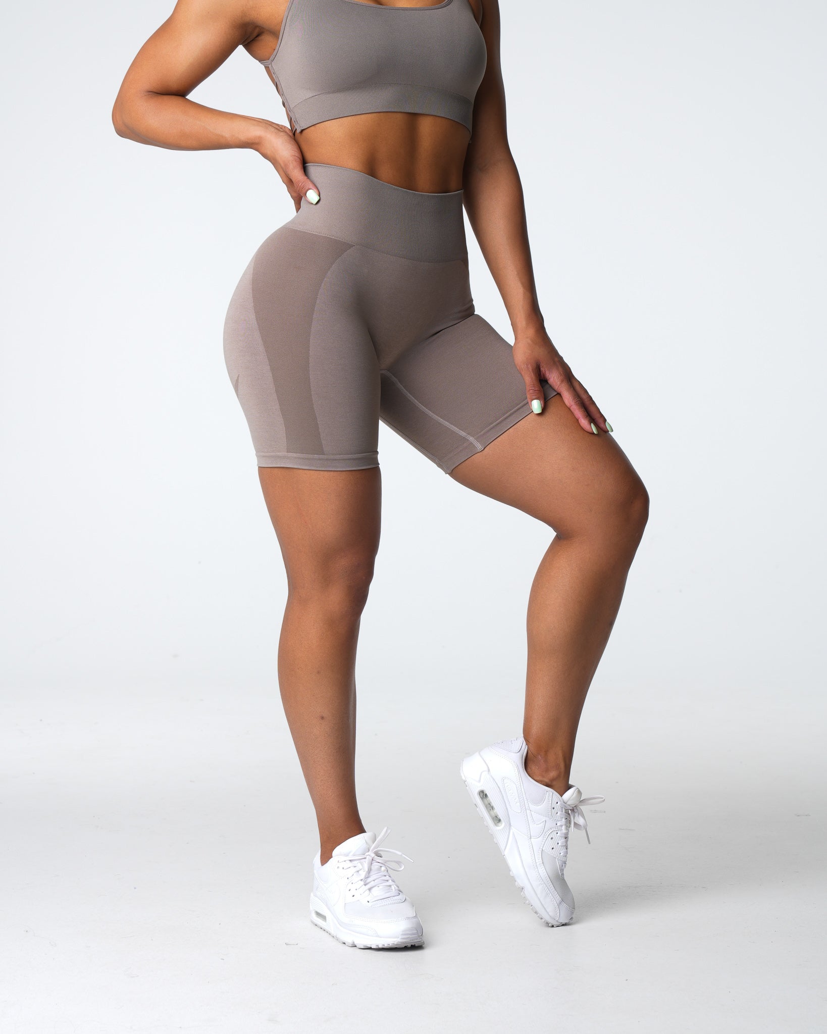 Taupe Contour 2.0 Seamless Shorts Taupe | NVGTN Outlet