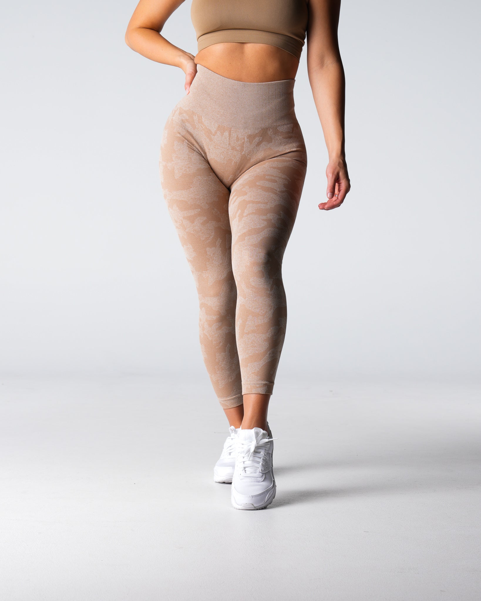 Beige Camo Seamless Leggings Beige | NVGTN New