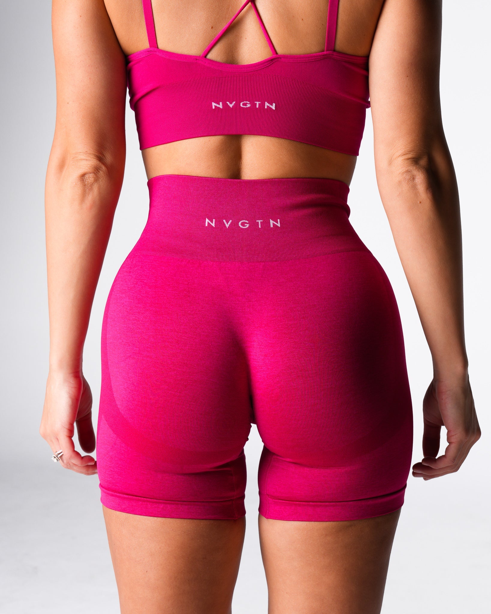 Winterberry Performance Seamless Shorts Winterberry | NVGTN Online Shop