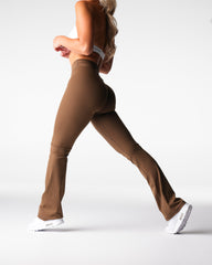 Espresso Effortless Flare Leggings Espresso | NVGTN New