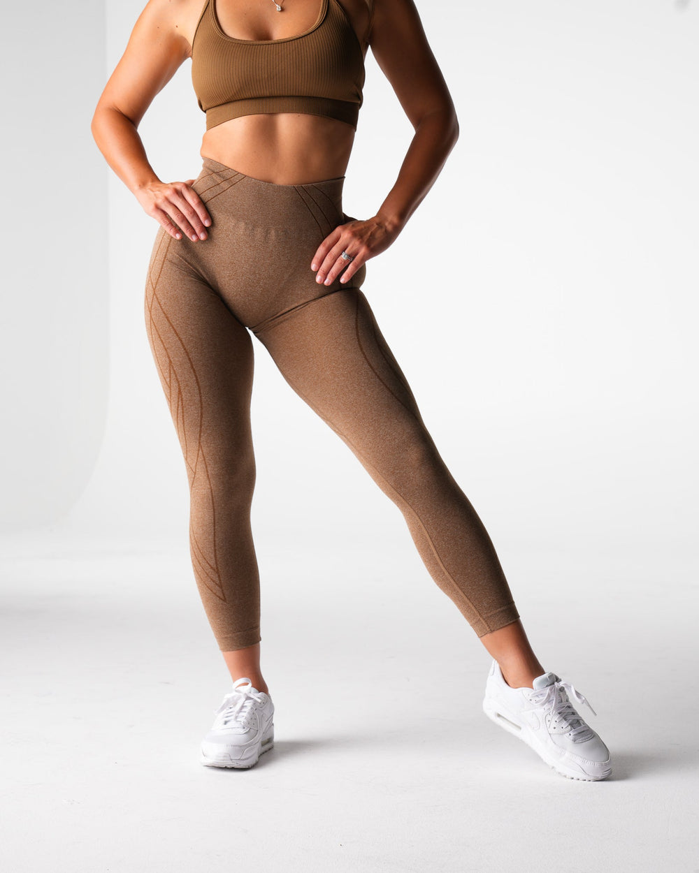 Mocha Geo Seamless Leggings Mocha | NVGTN Near Me