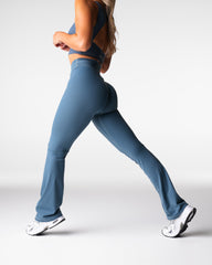 River Effortless Flare Leggings River | NVGTN Online Shop
