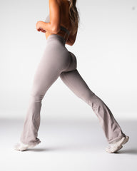 Taupe Iconic Seamless Flare Leggings Taupe | NVGTN Online