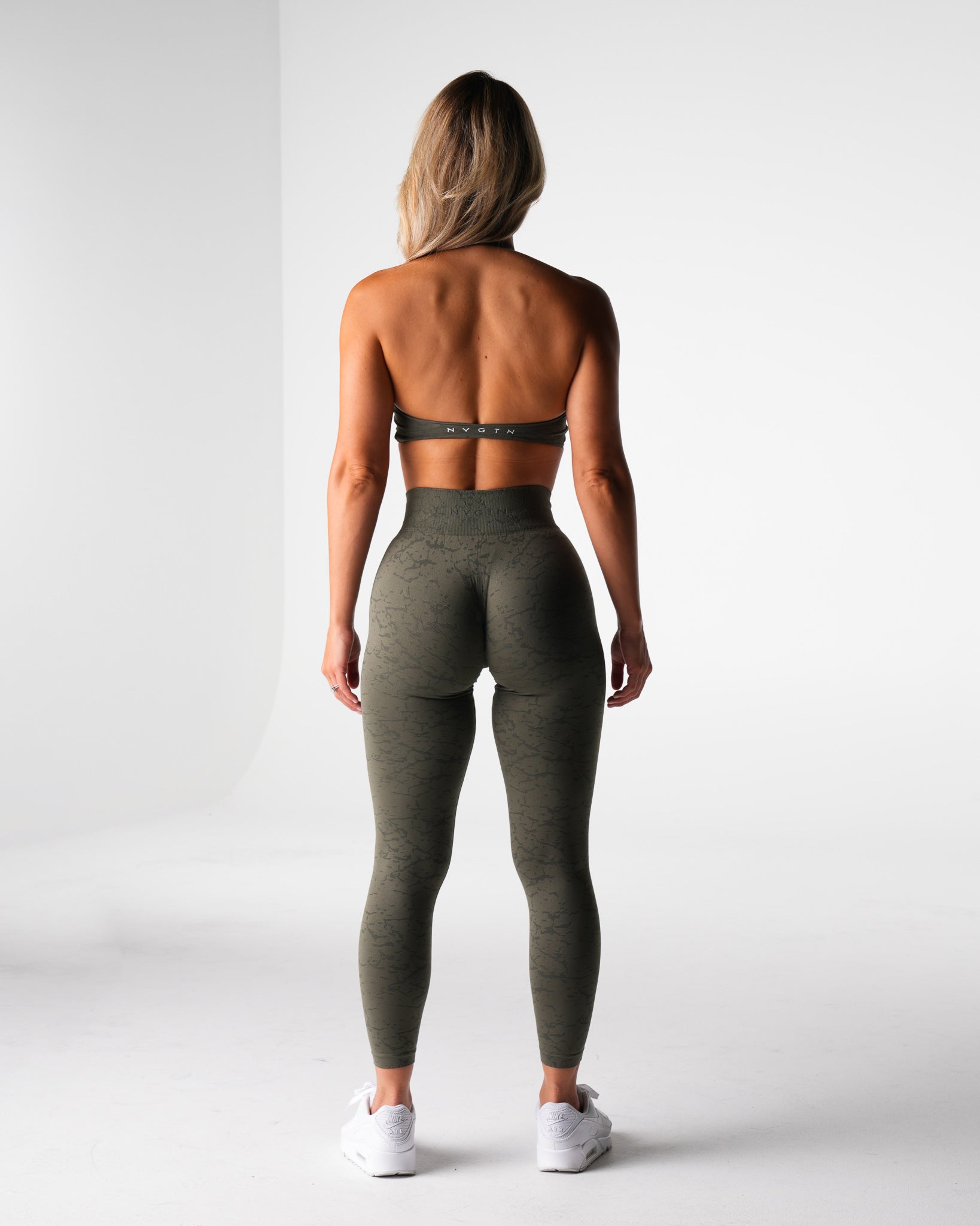 Evergreen Breakthrough Stunner Seamless Halter Bra Evergreen | NVGTN Online Shop