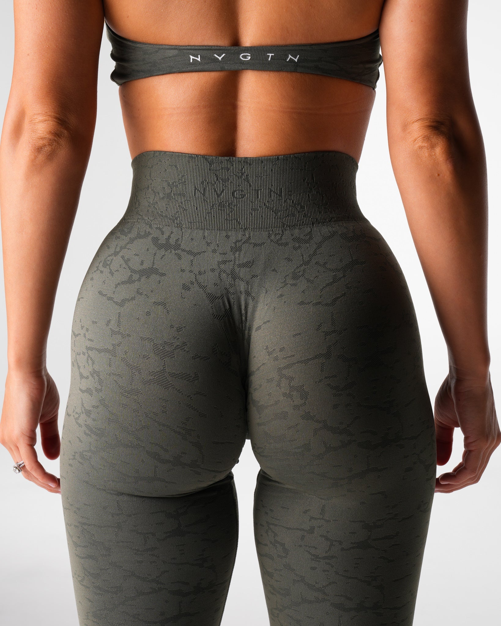 Evergreen Breakthrough Seamless Leggings Evergreen | NVGTN For Sale